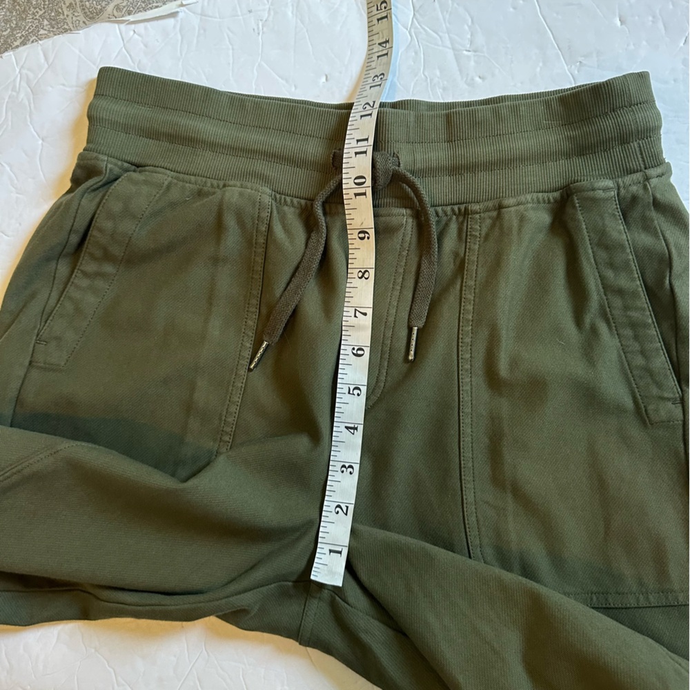 Athleta Women’s Aspen Olive Farallon Weekender Snap Ankle Pants- Size Small - Picture 11 of 16